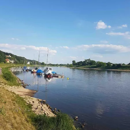 Apartment Zschachwitz - Frisch Renovierter Wohlfuehlort! Dresden Buitenkant foto